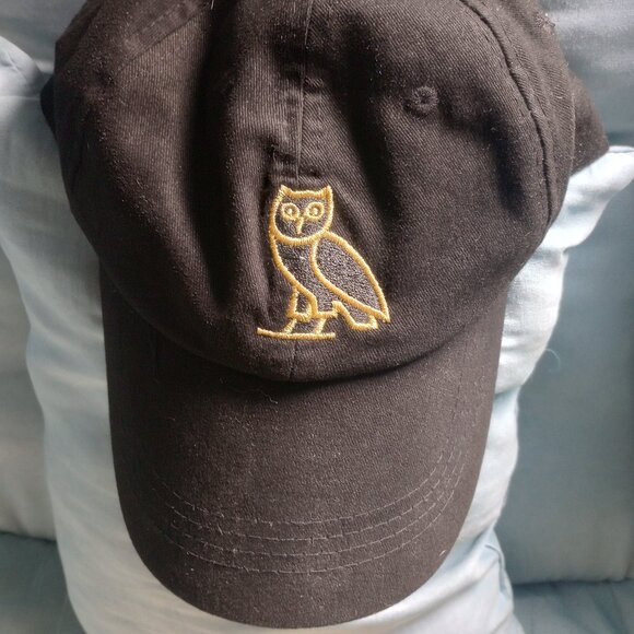 October's Veryown black cap/hat with owl! Lightly used! - Picture 2 of 5